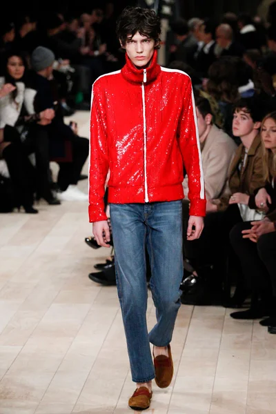 Look 50